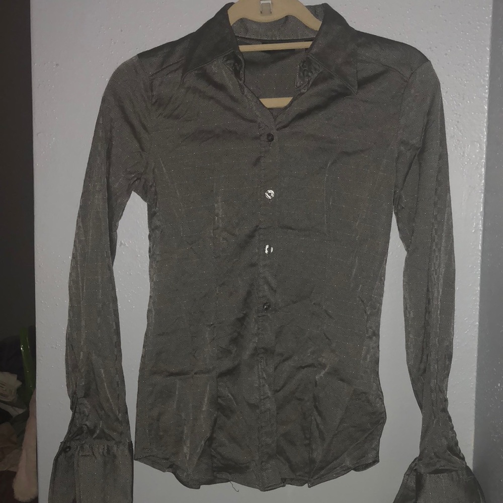 1$ with 6 or more tops!  New York and Company Top